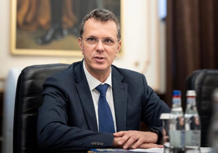 Ionuț Moșteanu, acuzat de falsificarea CV-ului în dosarul numirii la TAROM