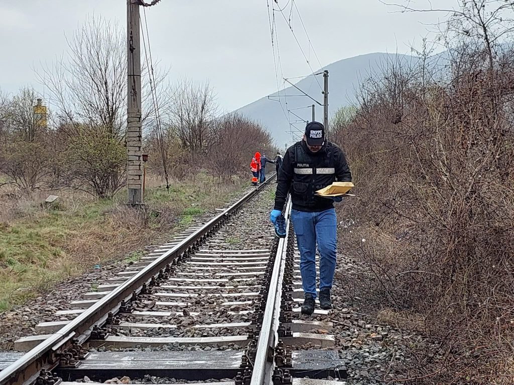 Bărbat necunoscut accidentat mortal de un tren lângă Horia