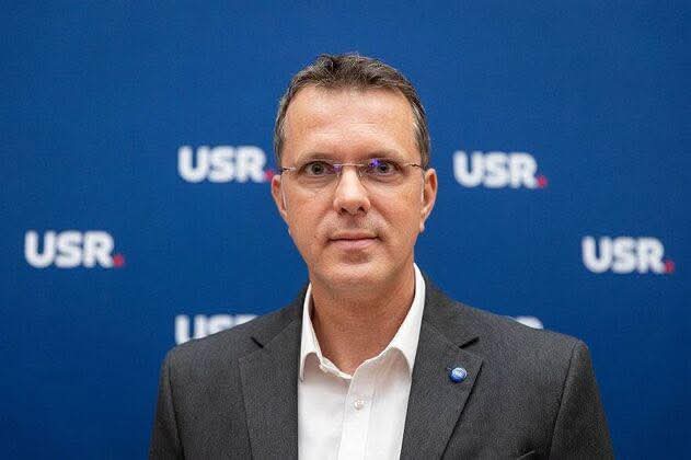 Ionuț Moșteanu și-a anunțat demisia din funcția de ministru al Apărării