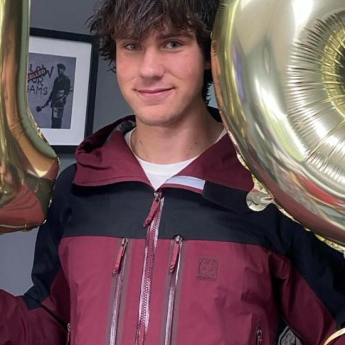 Tânărul dispărut în Munții Bucegi este căutat de Salvamont, iar familia cere ajutor