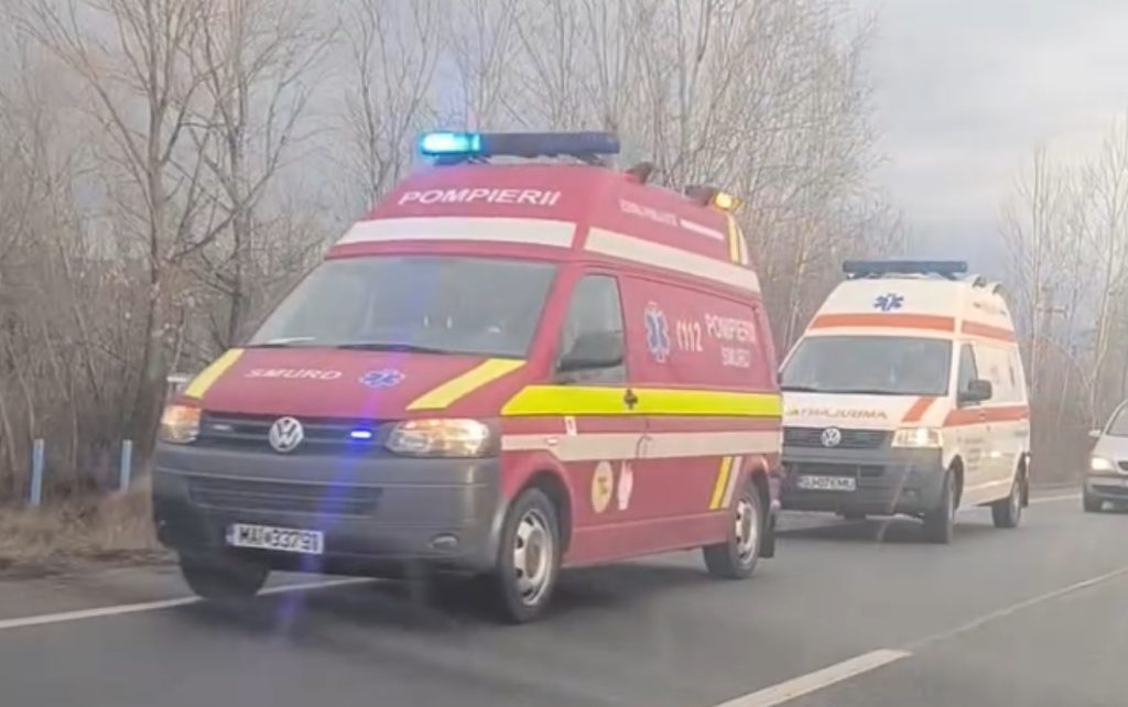Accident grav la Pojogeni soldat cu victime încarcerate