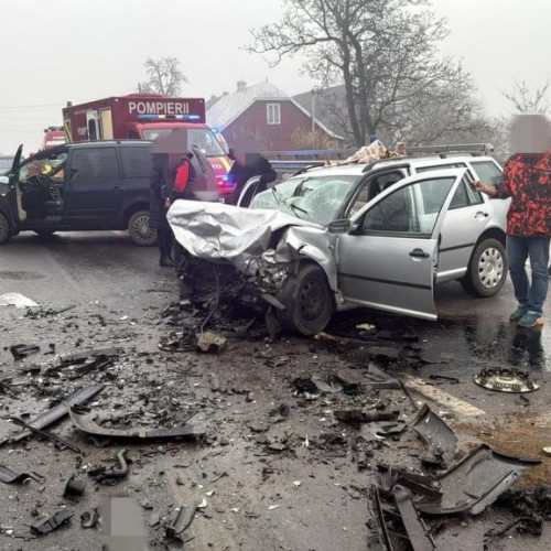 Accident rutier pe DN 17 cu șase persoane rănite, inclusiv minori