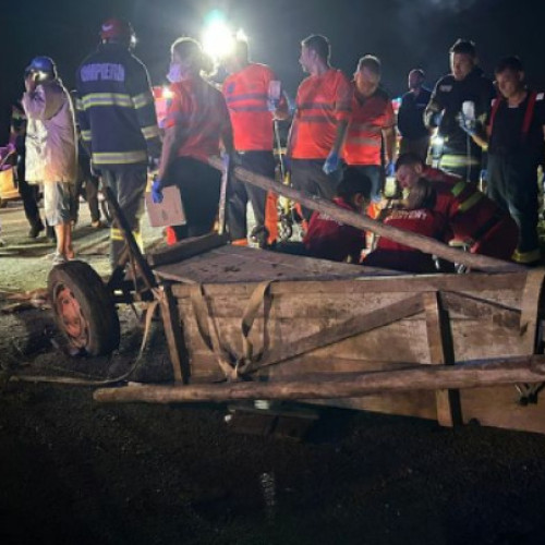 Patru persoane rănite după coliziunea dintre o căruță și un autoturism în Covasna
