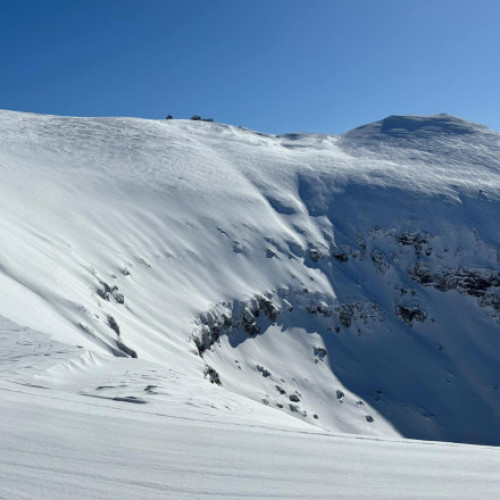 Salvamont Brașov recomandă evitarea traseelor de peste 1800 de metri din cauza riscului de avalanșă