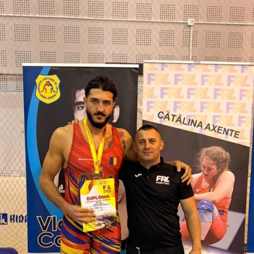 Alexandru Beșliu a câștigat medalia de bronz la Campionatul Național de lupte seniori 2025