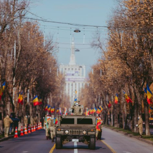 Parada militară de 1 Decembrie la București reunește mii de militari și tehnică de luptă