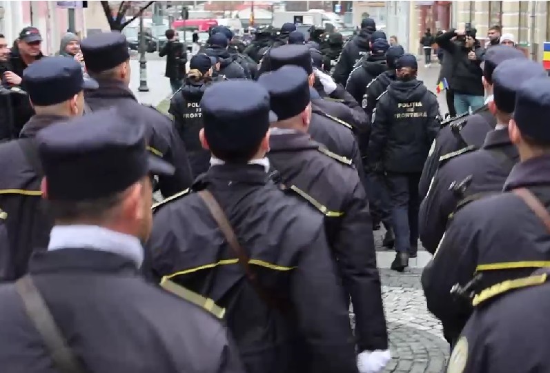 Ziua Națională a României la Botoșani, marcată de defilare și expoziție de tehnică modernă