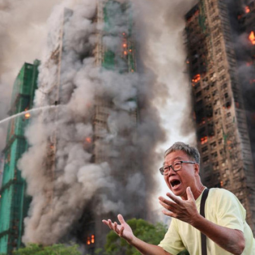 13 persoane arestate în Hong Kong în urma incendiului soldat cu 151 de morți