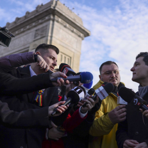 Nicușor Dan a evitat să comenteze absența ministrului Apărării de Ziua Națională