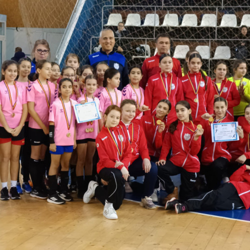 Competiții sportive la Galați: handbal, hochei și volei în desfășurare