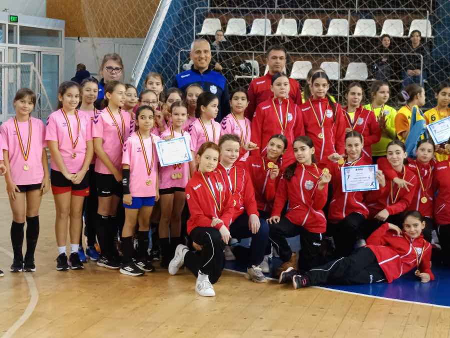 Competiții sportive la Galați: handbal, hochei și volei în desfășurare