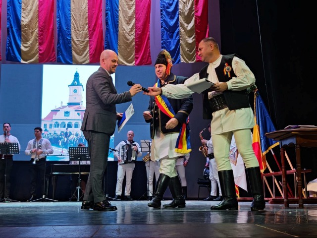 Junii Brașovecheni au marcat 175 de ani de existență și Ziua Națională la Brașov