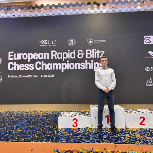 Mihnea Costachi câștigă categoria de rating 2500 la Campionatul European de Șah Blitz