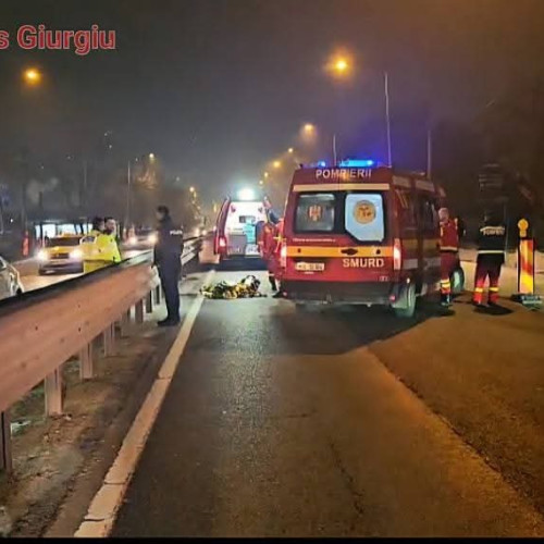 O femeie a murit după ce a fost lovită de o basculantă în București