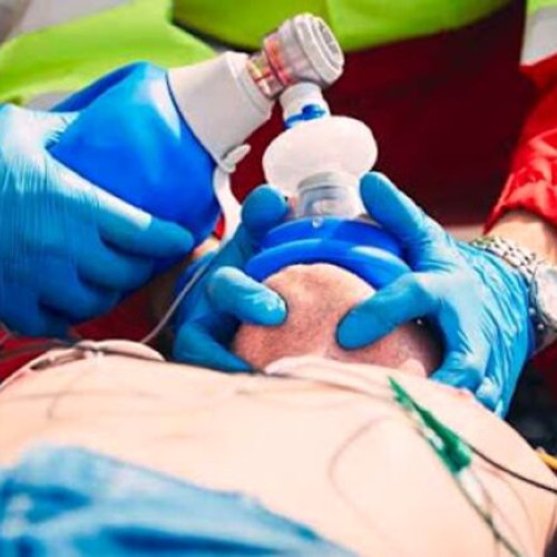 Bărbat prins sub un mal de pământ în comuna Golești, intervenție promptă a pompierilor