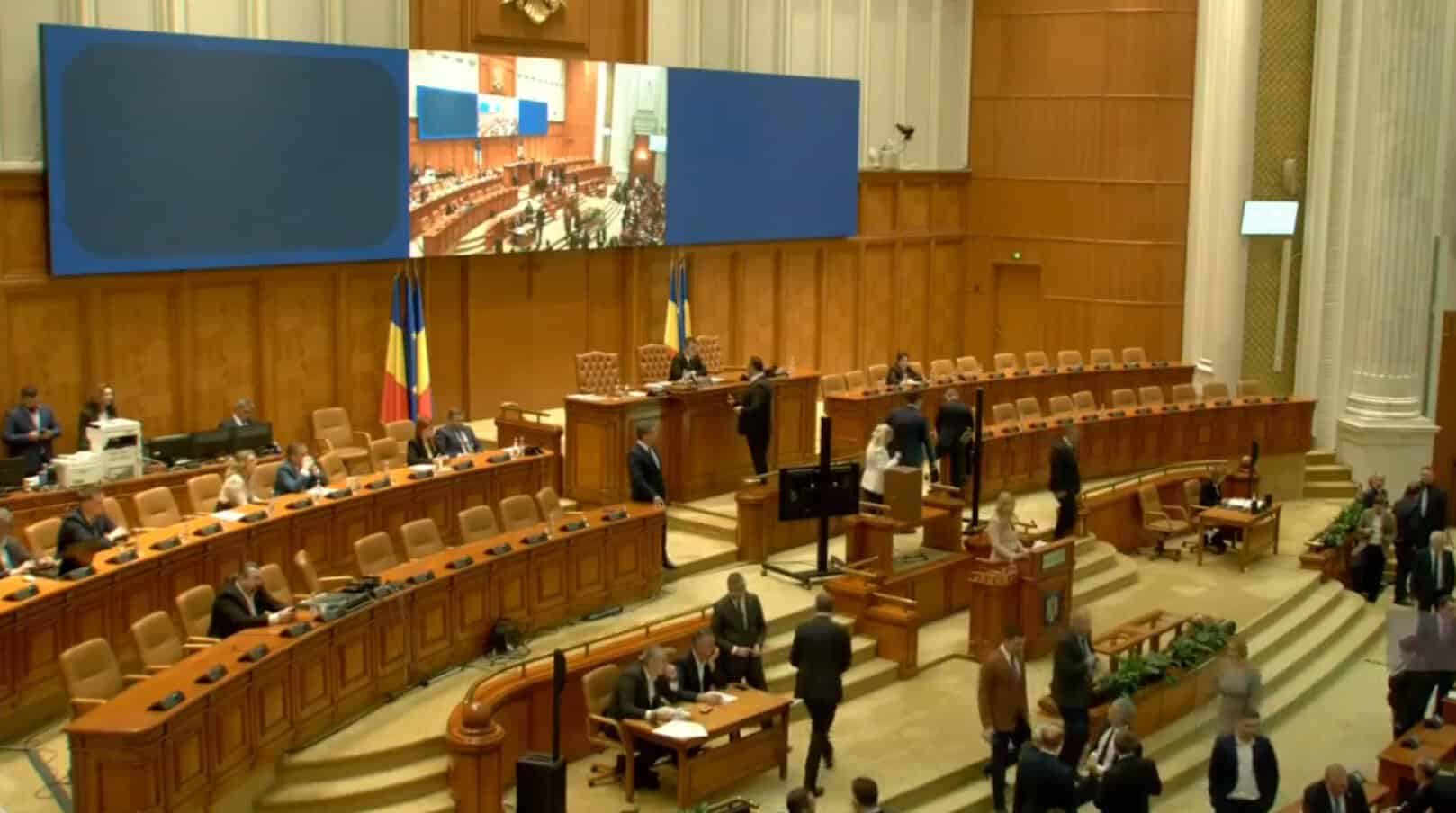 Guvernul își asumă răspunderea pe legea pensiilor magistraților în Parlament