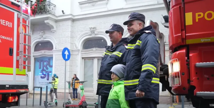 Pompierii militari din Cluj au defilat cu emoție de Ziua Națională a României