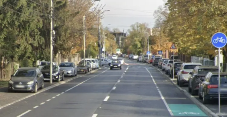 Locuitorii din Grigorescu reclamă mașini parcate ilegal pe trotuar