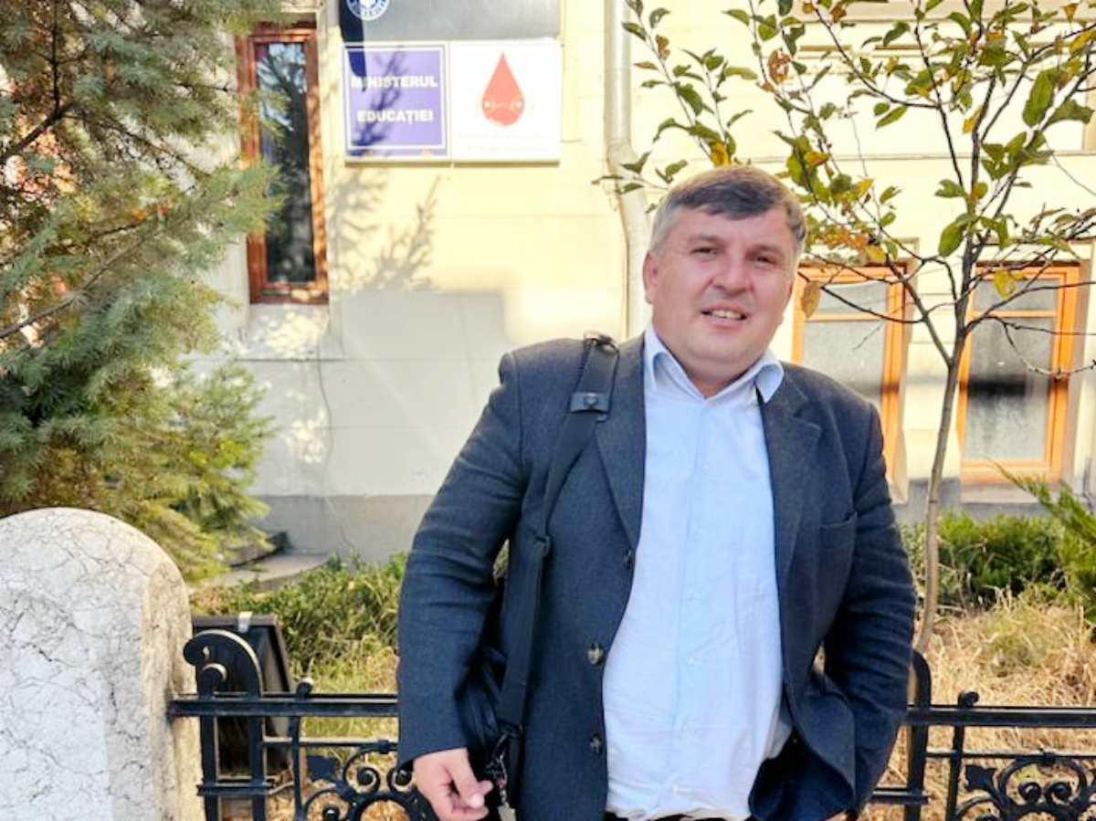 Profesor din Gorj pierde patru zile de concediu după convocări în vacanță