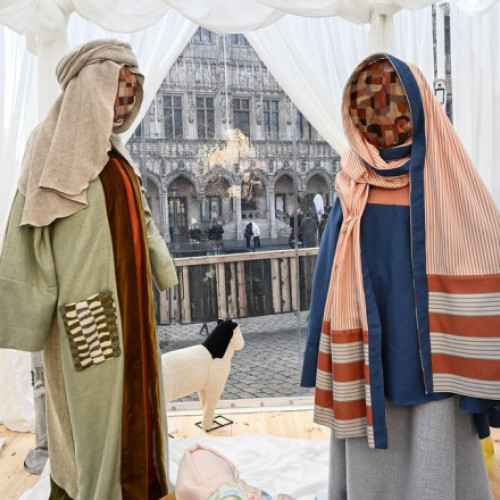 Scena nașterii Domnului fără chipuri provoacă controverse la Bruxelles