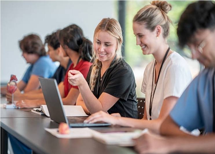 AJOFM Dâmbovița organizează cursuri gratuite de calificare în decembrie 2025