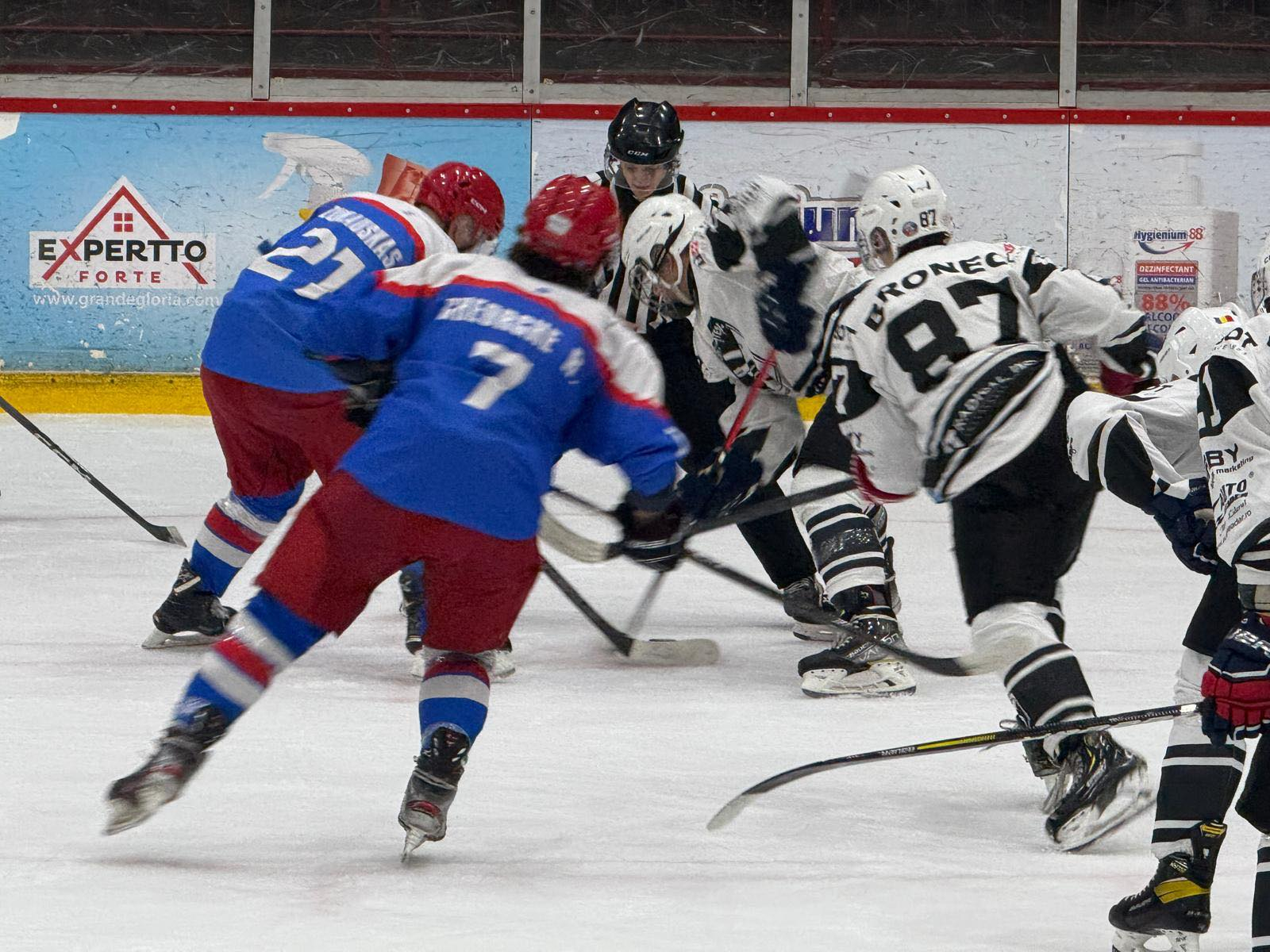 CSM Galați a învins Sportul Studențesc în Campionatul Național de hochei