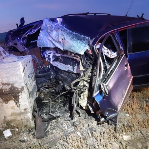 Șofer din Botoșani a adormit la volan și a lovit un stâlp pe drumul spre Suceava