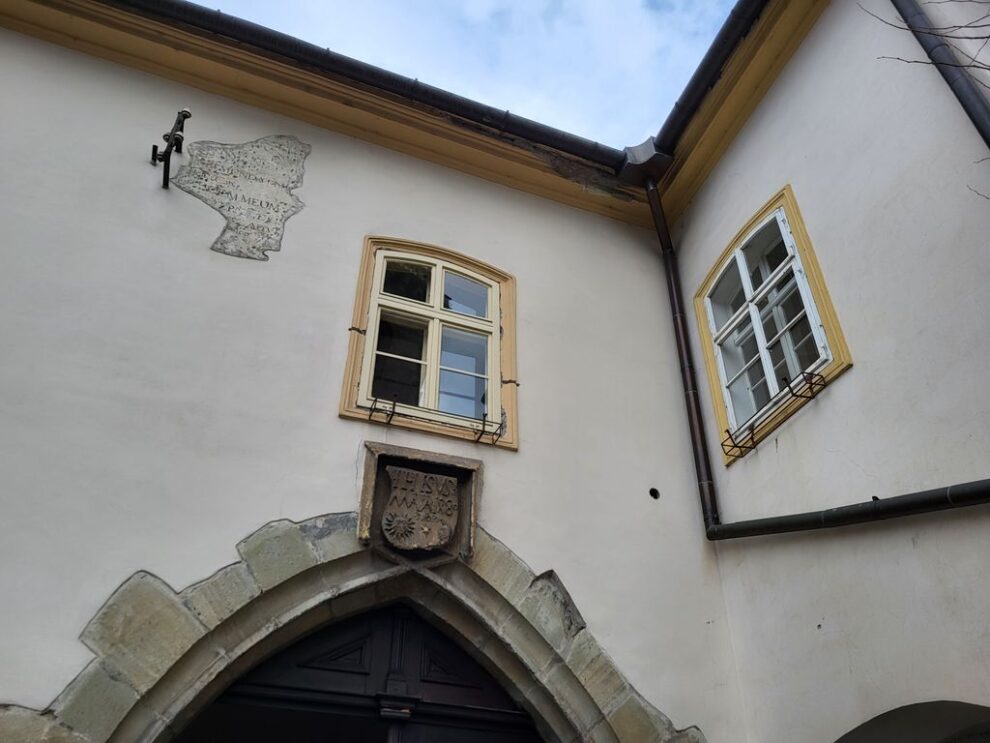 Bazarul de Advent aduce în centrul Bistriței tradiții și atmosferă de sărbători