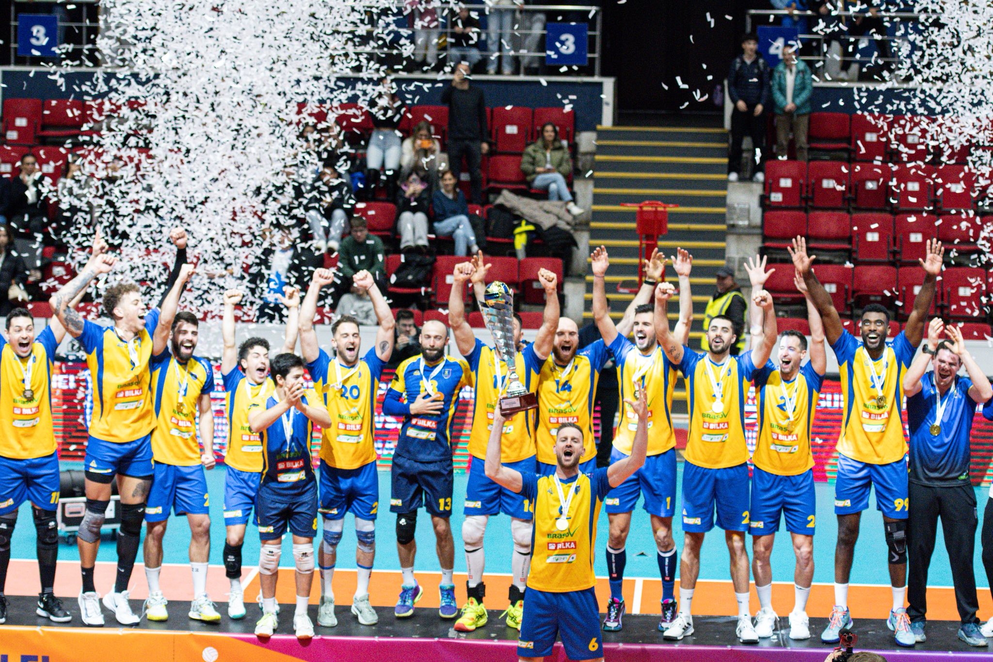 Corona Brașov a câștigat Supercupa României la volei masculin după o finală impecabilă