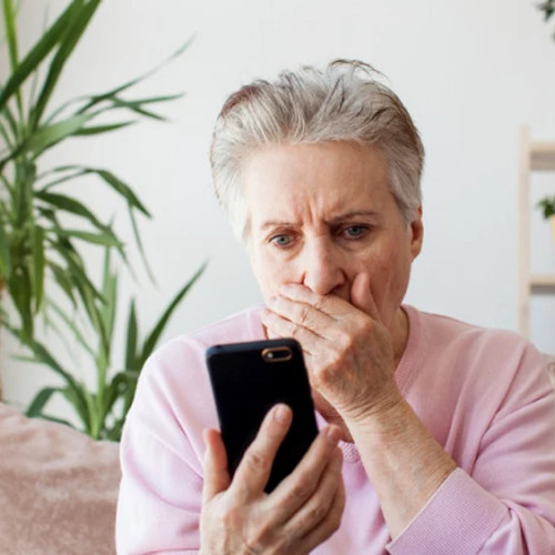 O femeie din Piatra-Neamț a pierdut 98.000 lei în urma unei înșelăciuni online