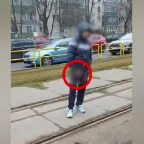 Barbat din Bucuresti, prins in timp ce facea acte sexuale in tramvai, retinut de politie. Fapta a fost reclamata de o tanara care a sesizat Brigada de Poliţie pentru Transportul Public, News.ro