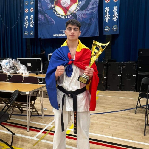 Albert Pănuță a cucerit aurul la British Open Cup de karate kyokushin în Anglia