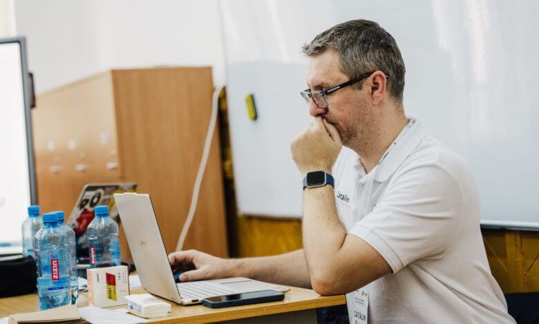 Profesorul Cătălin Zaman susține elevii prin proiecte caritabile și educaționale