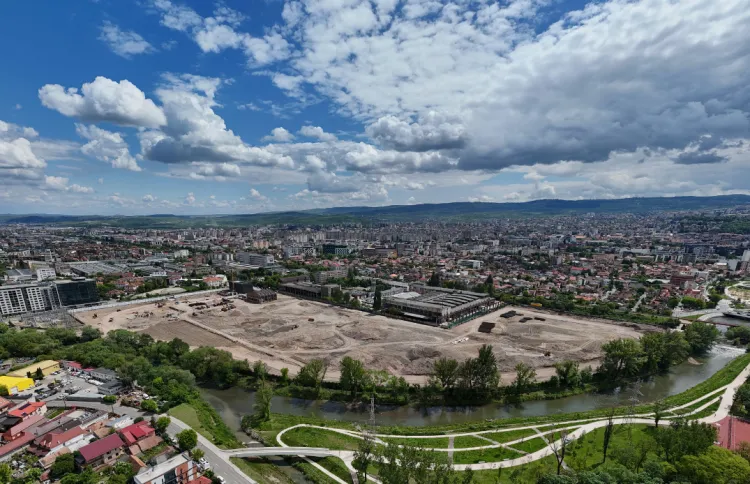 Studenții de la UAD Cluj transformă artistic șantierul RIVUS într-o expoziție inedită