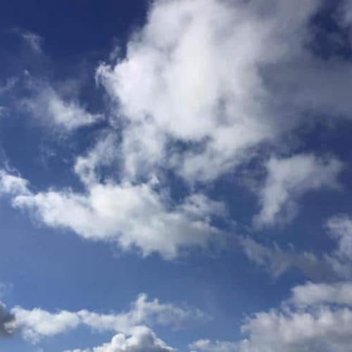 Culoarea anului 2026 aleasă de Institutul Pantone este Cloud Dancer