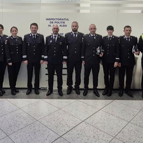 Polițiști din Alba, avansați înainte de termen de Ziua Națională a României