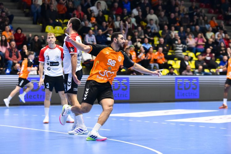 CS Minaur Baia Mare întâlnește CSM București în ultima etapă a turului Ligii Zimbrilor