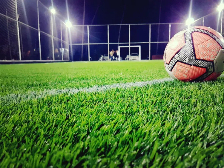 Bărbat găsit mort brusc pe teren de sport din Turda, anchetă în curs