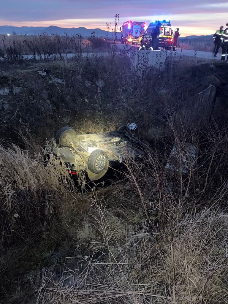 Femeie rănită într-un accident rutier pe Drumul Județean 172, în Năsăud