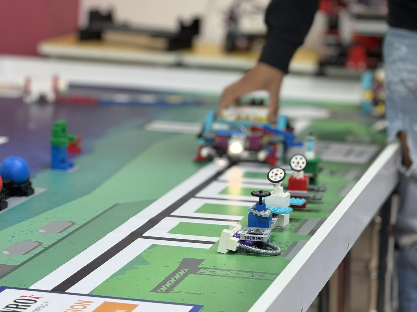 Cursuri gratuite de robotică educațională pentru profesori, organizate de Clubul Sophia Science