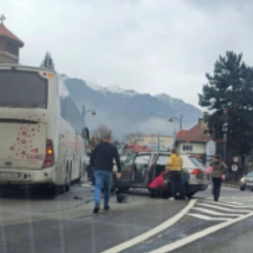 Accident între autocar și autoturism pe DN1, în apropiere de Sinaia