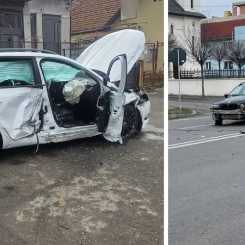 Minor blocat în mașină după accident pe Corneliu Coposu, Cluj-Napoca