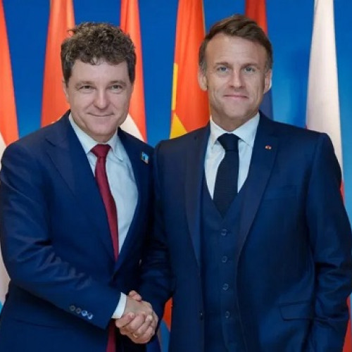 Nicușor Dan se întâlnește cu Emmanuel Macron și susține comunitatea românească din Franța