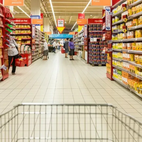 Comerțul cu amănuntul din România marchează scăderi în octombrie 2025