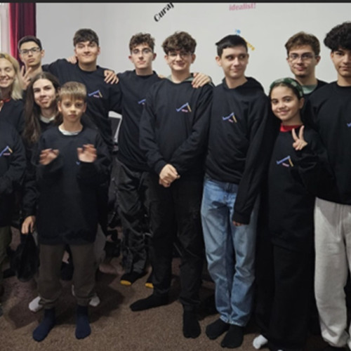 Copiii creează jocuri de iarnă la Winter Game Jam, iar Moș Nicolae îi premiază