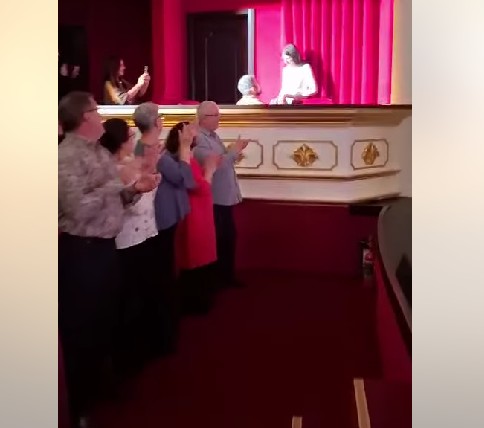 Cerere în căsătorie inedită la teatrul „Mihai Eminescu” din Botoșani