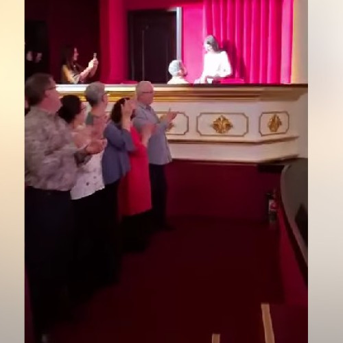 Cerere în căsătorie inedită la teatrul „Mihai Eminescu” din Botoșani