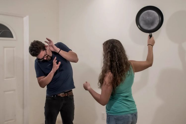 Femeie cercetată pentru agresiune asupra soțului în Poienile de Sub Munte