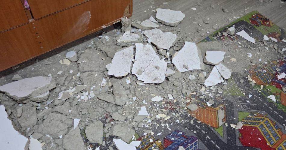 Porțiune din tavanul unei săli de la grădinița Daniela Cuciuc s-a prăbușit fără victime