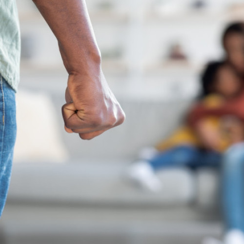 Trei bărbați din Teleorman reținuți pentru violență domestică în decembrie